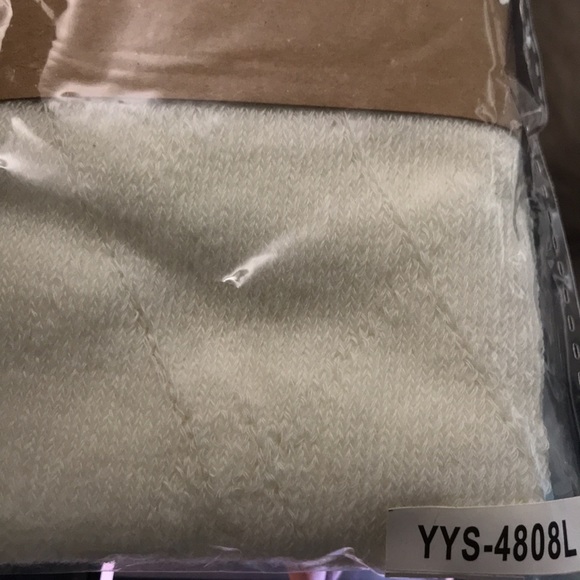 Thigh high Crochet socks leg warmer with a bow ivory 🔥 NEW NWT ADORABLE - Picture 5 of 6